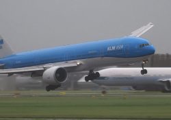 KLM Pilot einer Boeing Landung 777